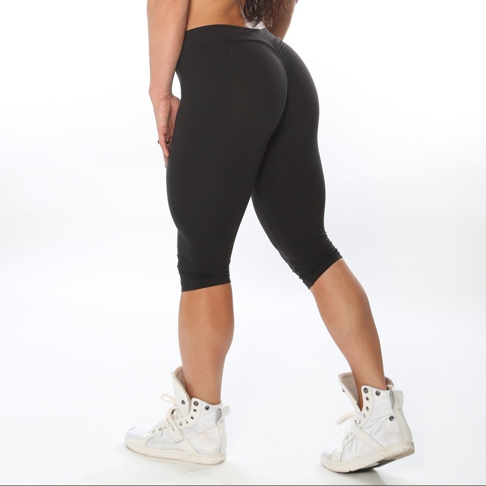 Celestial bodies black crop leggings